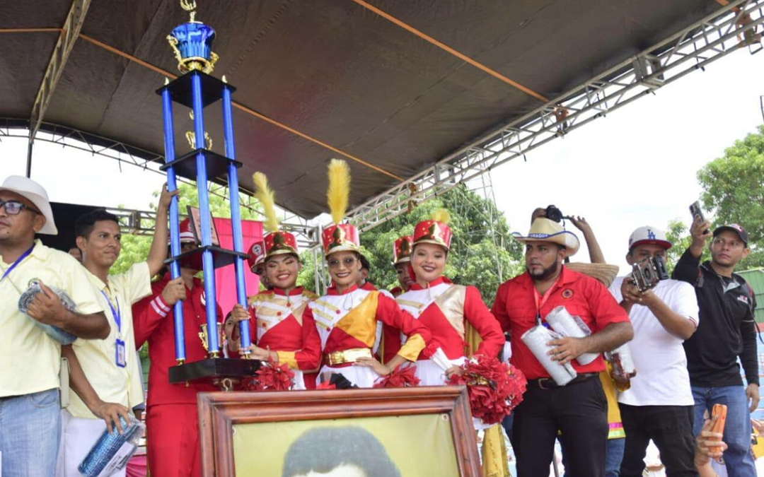 Instituto Nacional de Occidente gana competencia de bandas rítmicas en León