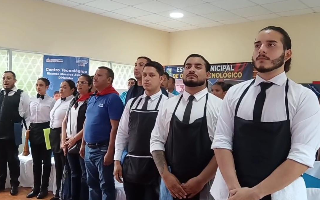 Estudiantes realizan Master Class en elaboración de cócteles