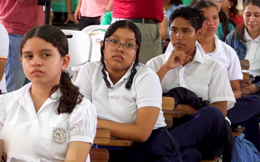 Fortalecen aprendizajes y mejoran infraestructura de centros escolares