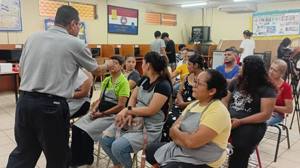 Abordan sustracción de fracciones y lectura en Teleclases