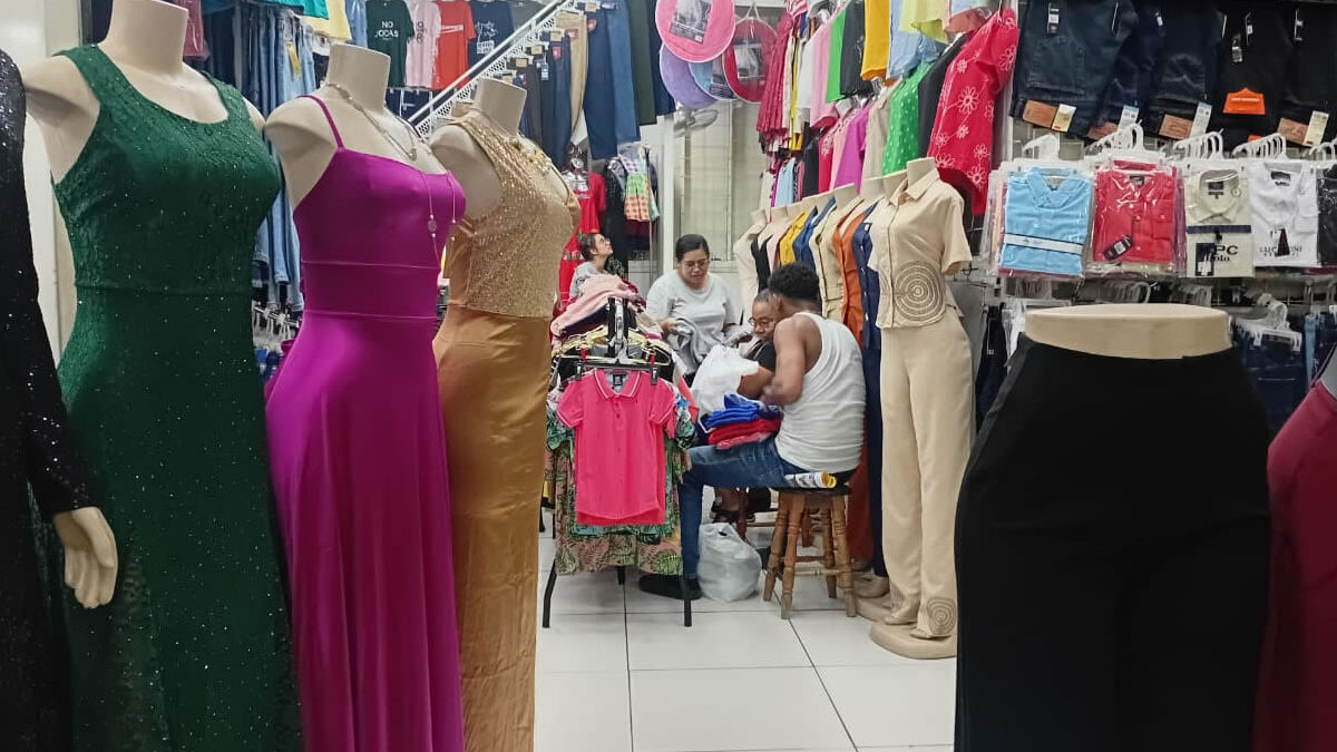 Comerciantes esperan repunte de ventas por promociones escolares