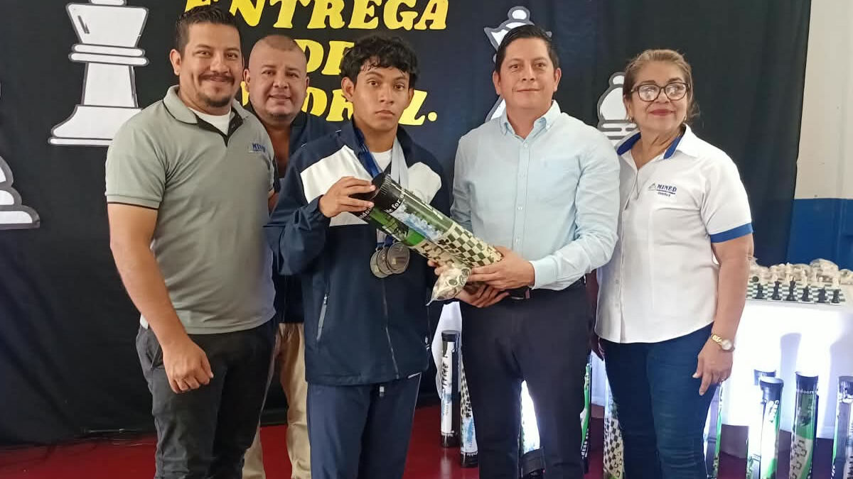 Entregan más de 1,700 kits de ajedrez en colegios de toda Nicaragua