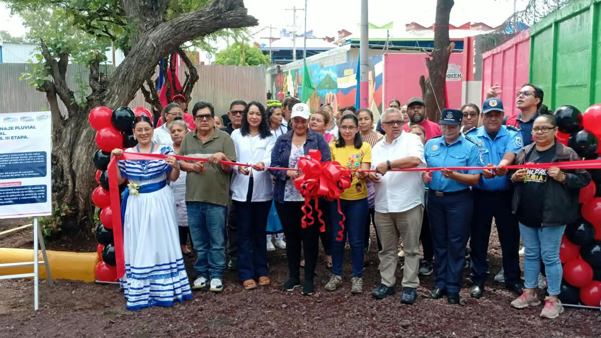 Inauguran tercera etapa de drenaje en el mercado Roberto Huembes