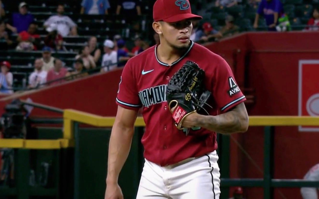 Jonathan Loáisiga entra a la agencia libre en la MLB