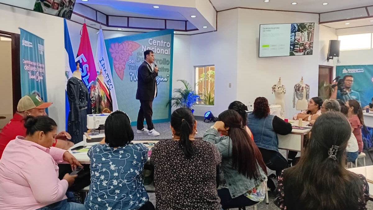 Moda sostenible: Masterclass impulsa el reciclaje textil