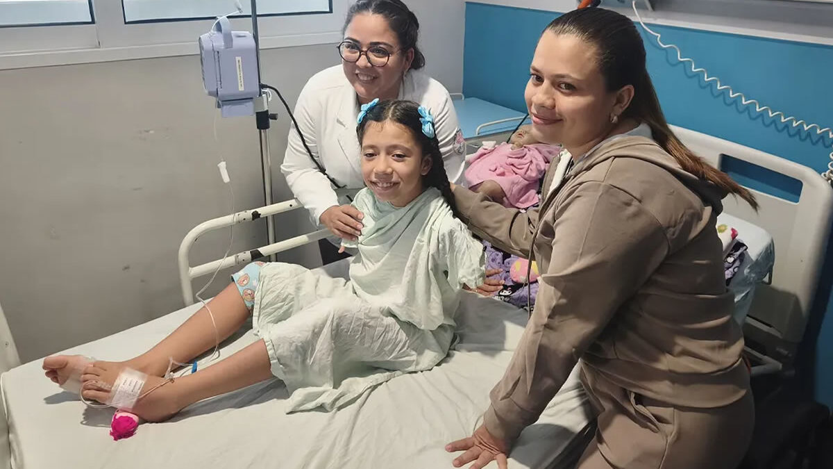Realizan cirugías gratuitas de columna a 12 jóvenes en Nicaragua