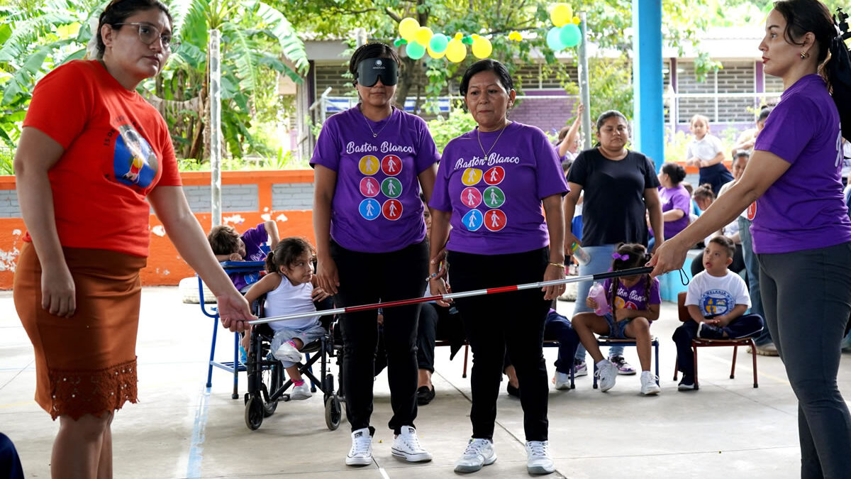 Realizan foro de educación inclusiva por el Día del Bastón Blanco