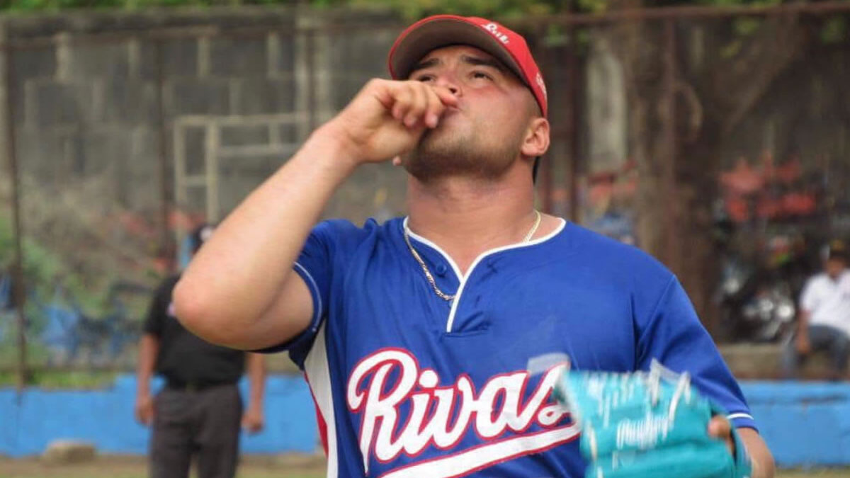 Rivas golpea a Granada y queda a un triunfo del título del Pomares