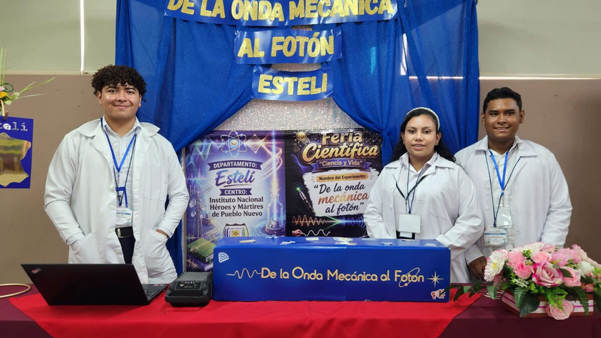 Talento estudiantil destaca en la Feria Científica “Ciencia y Vida”