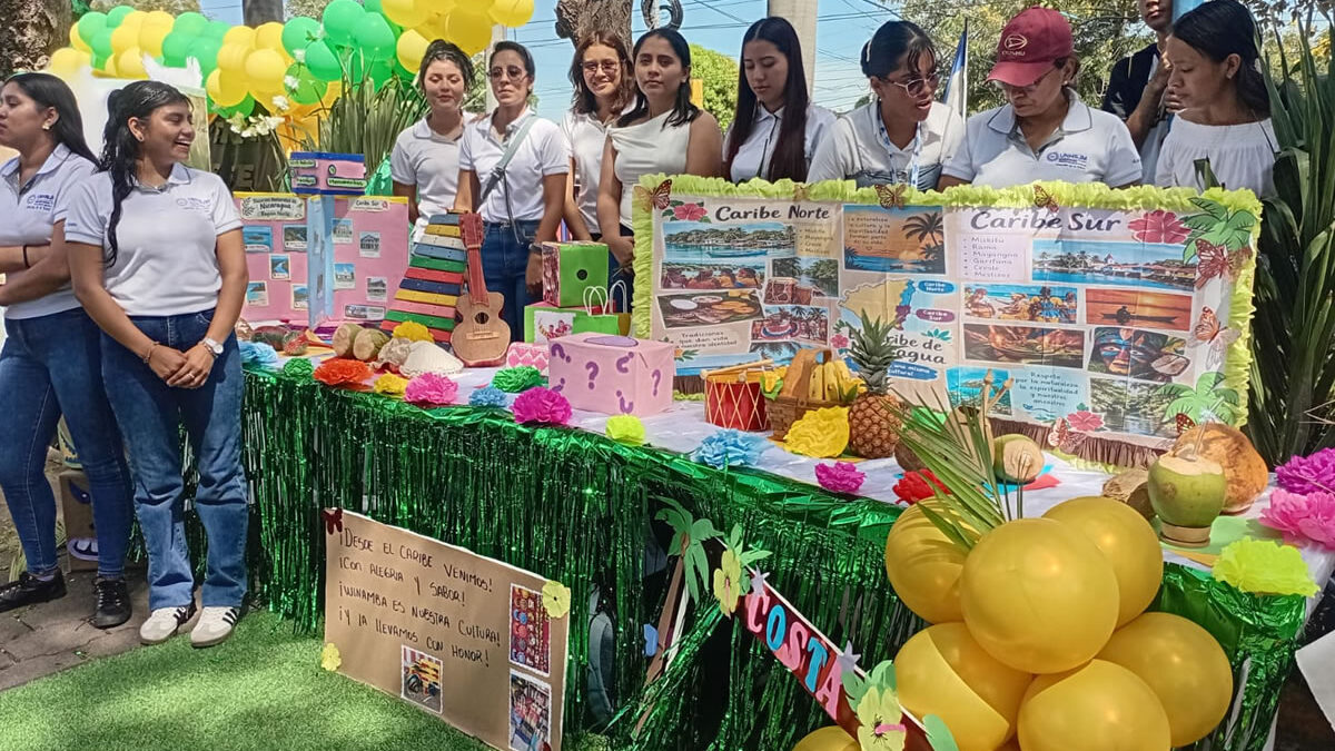 Universitarios conmemoran la identidad cultural con “Raíces Vivas”