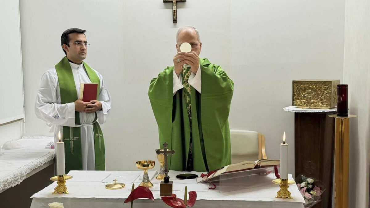 El Vaticano muestra fotos del Papa León XIV tras su cirugía