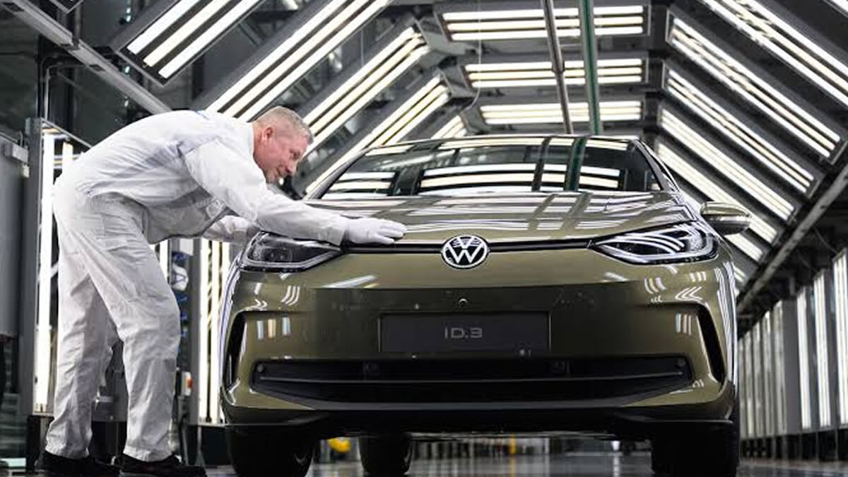 Volkswagen retira vehículos eléctricos por riesgo de incendio