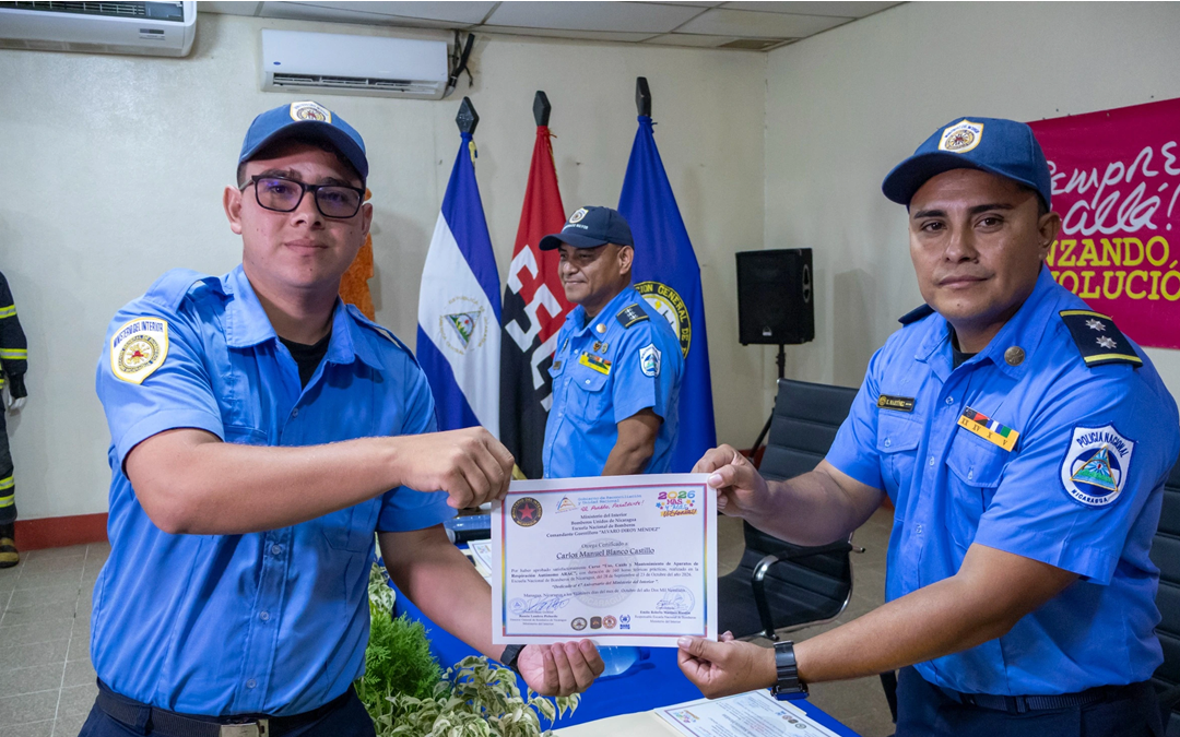 Bomberos fortalecen capacidad con equipos de respiración