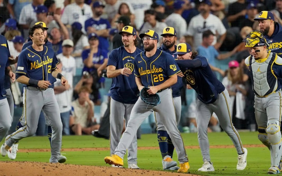 Milwaukee pega primero en la Serie Mundial 2026