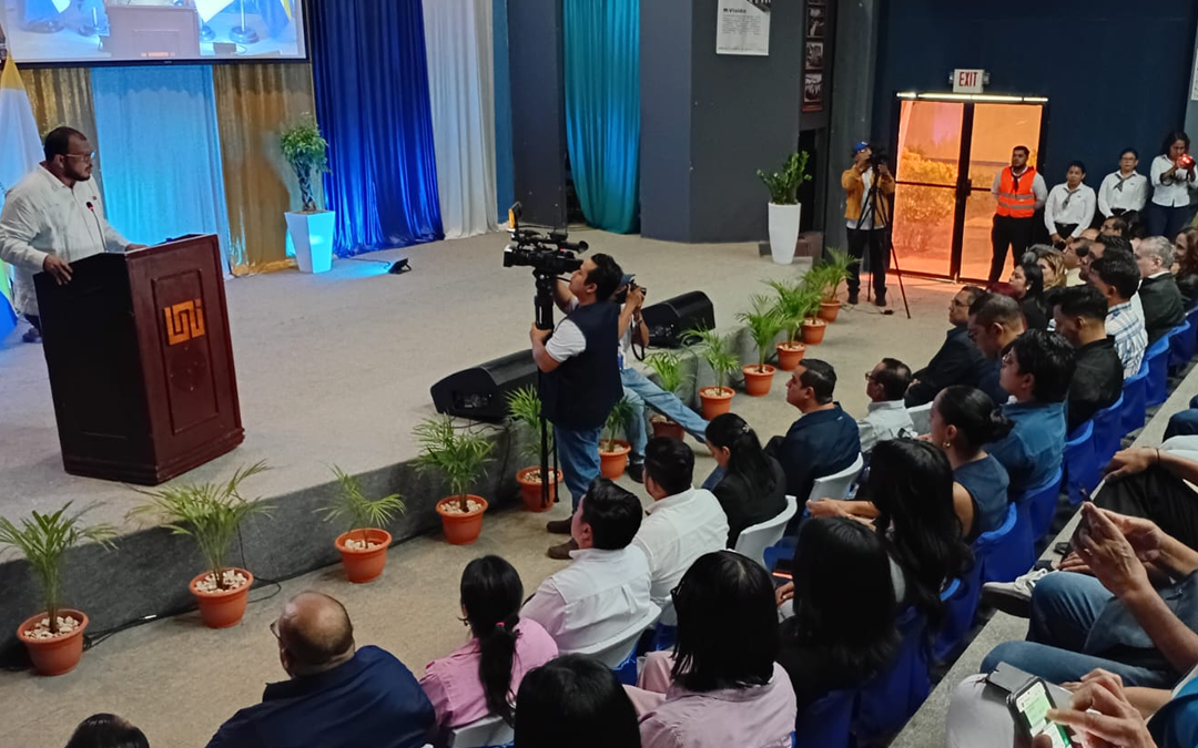 Estudiantes nicas participan en Congreso de Arquitectura y Construcción