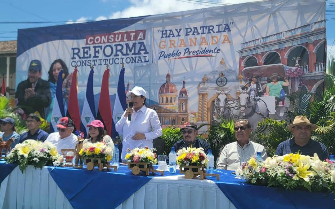 Granadinos participan en la consulta sobre reformas constitucionales