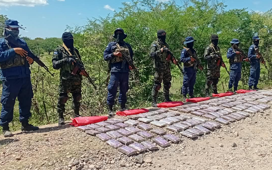 Ejército de Nicaragua incauta 150 tacos de cocaína
