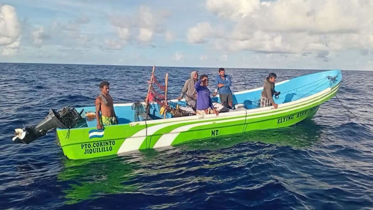 Cinco pescadores desaparecidos son encontrados con vida