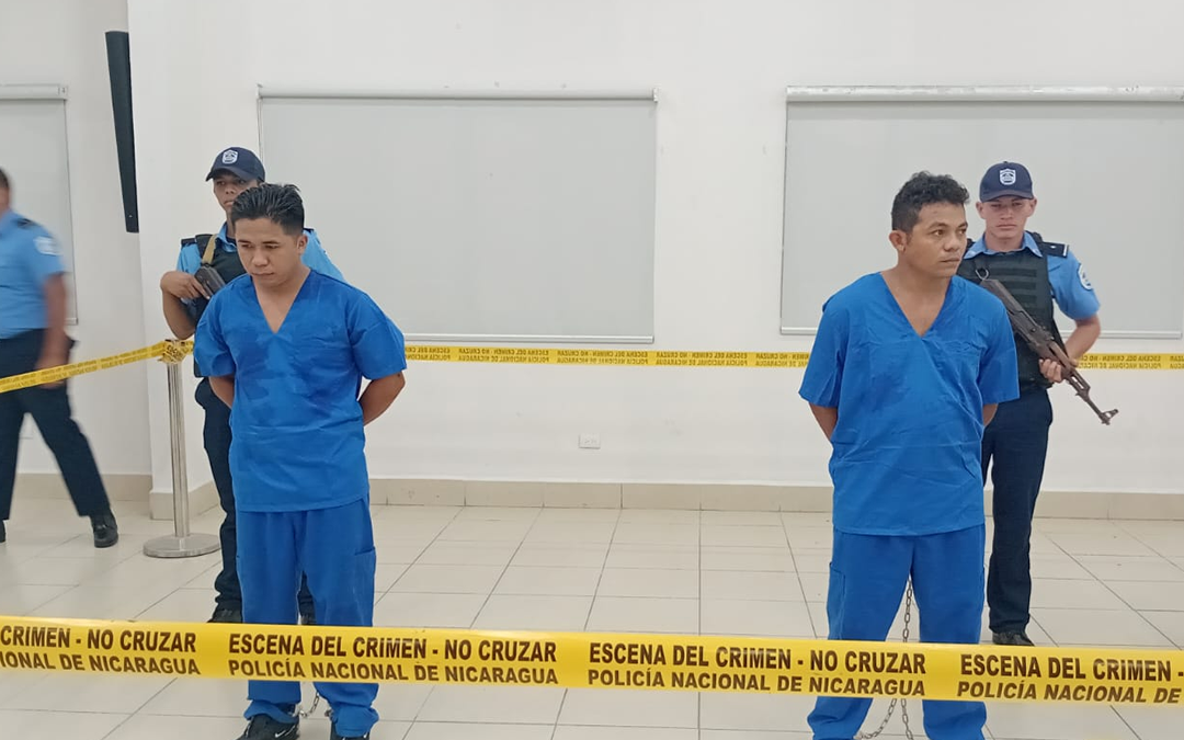 Dan de baja a dos policías tras muerte de un joven