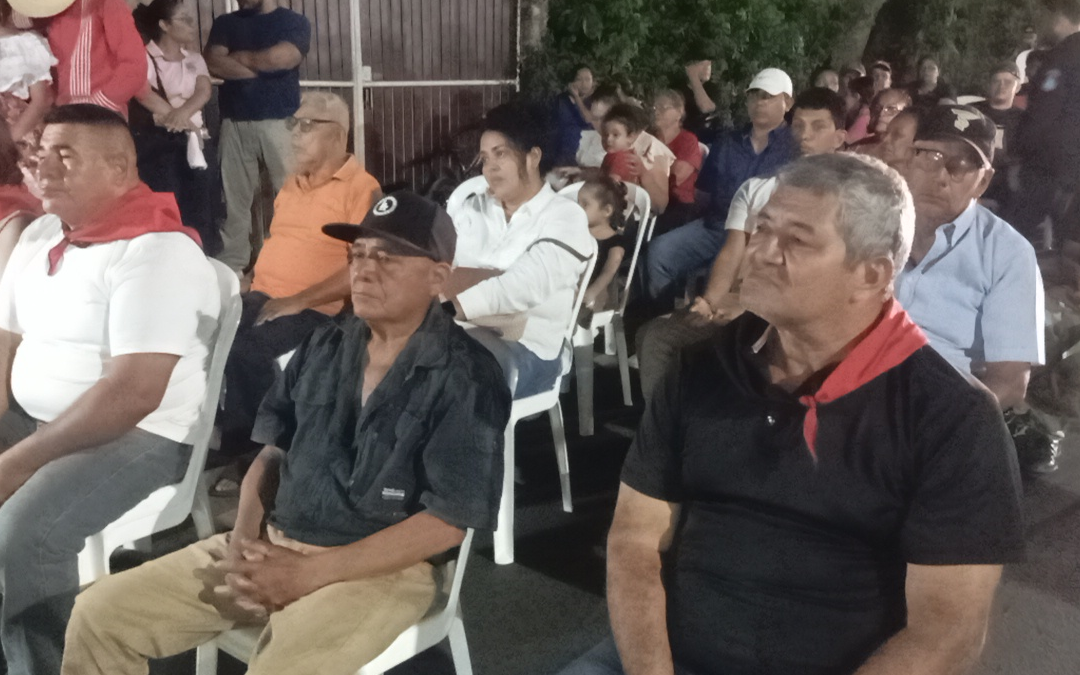 Inauguran alumbrado público en comunidad de Santa Teresa